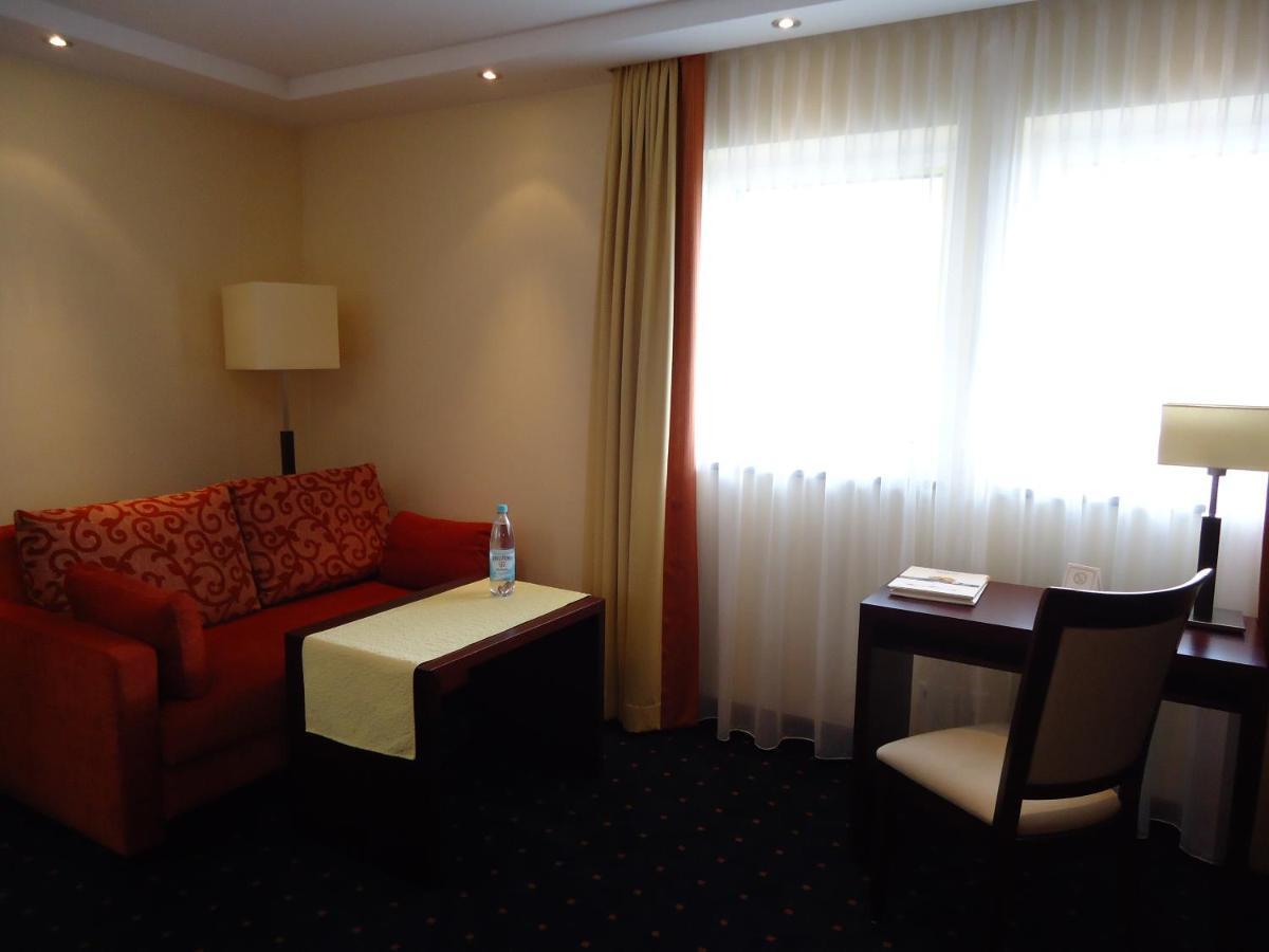 Akzent Hotel Loewen Langenargen Rum bild